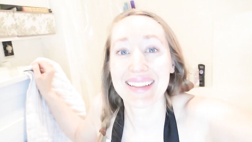 Rose Kelly House Maid Ass Tease