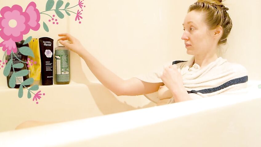 Rose Kelly Nude Bath Time Relaxation