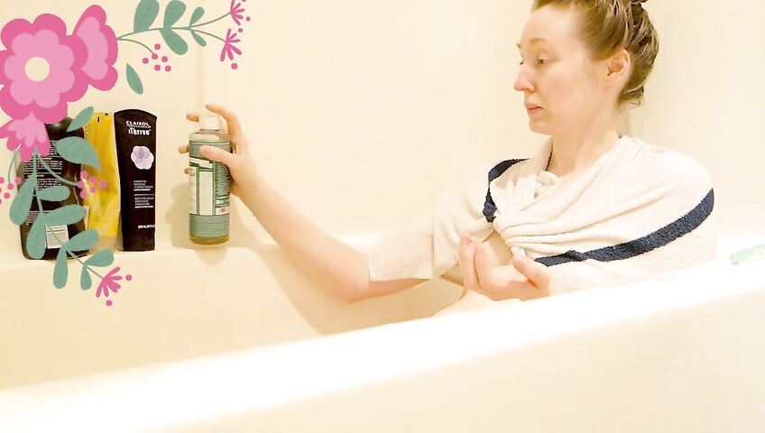 Rose Kelly Nude Bath Time Relaxation