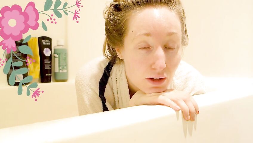 Rose Kelly Nude Bath Time Relaxation