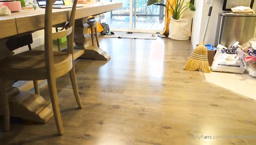 Rose Kelly Onlyfans Cleaning Kitchens