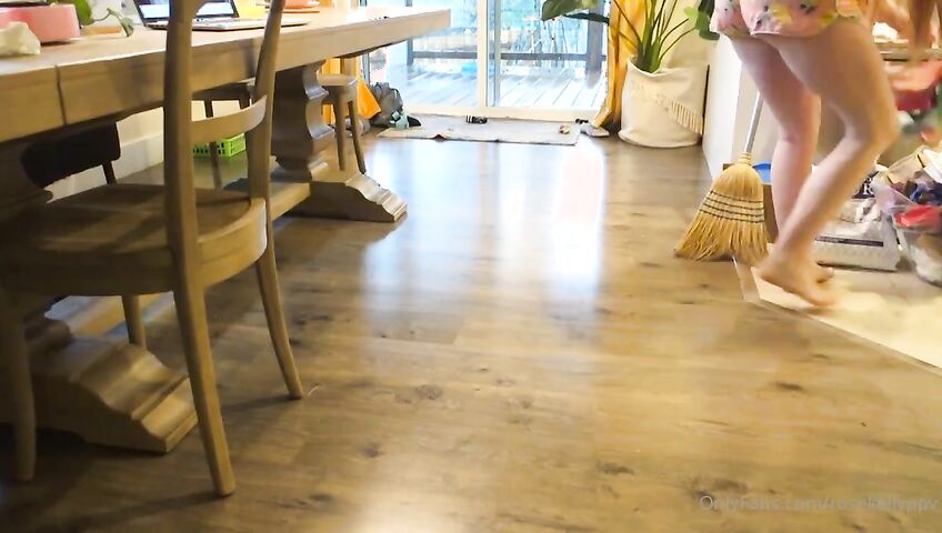 Rose Kelly Onlyfans Cleaning Kitchens