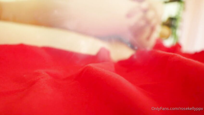 Rose Kelly Pussy Dildo Masturbation