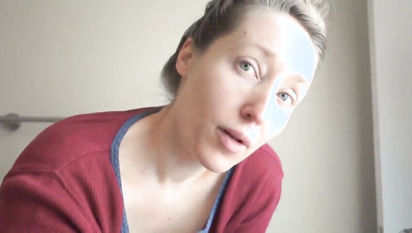 Rose Kelly Sexy Cleaning Tease Video