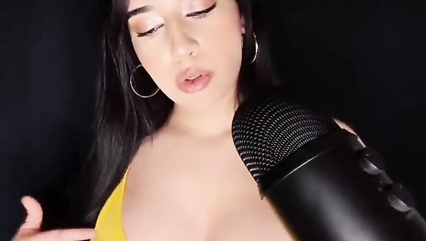 Shiny ASMR Patreon Bra Scratching