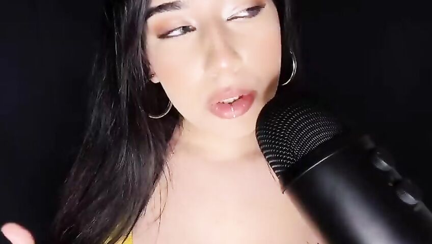 Shiny ASMR Patreon Bra Scratching