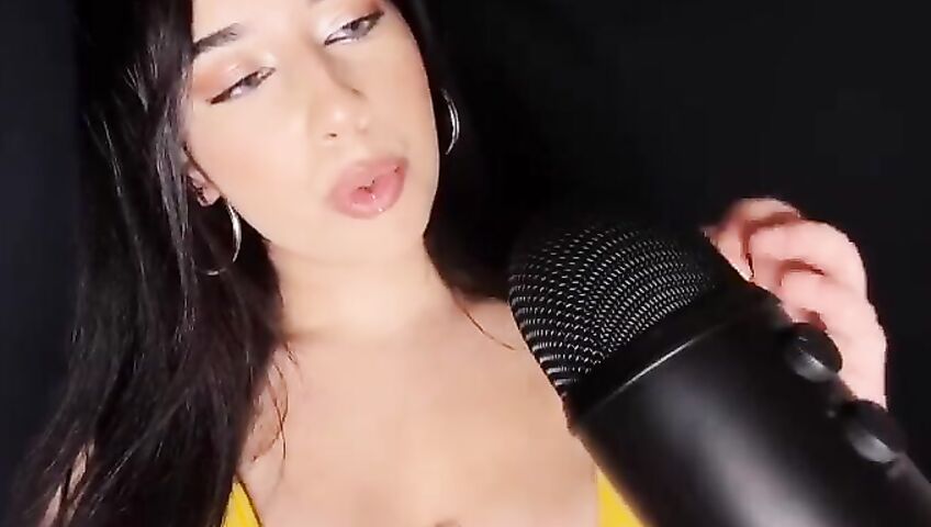 Shiny ASMR Patreon Bra Scratching