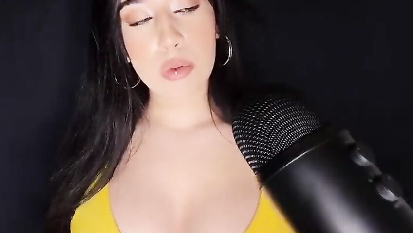 Shiny ASMR Patreon Bra Scratching