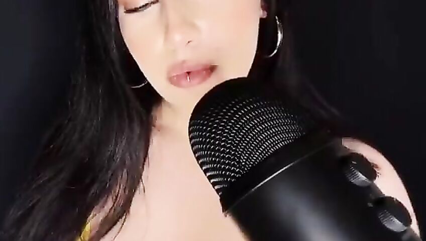 Shiny ASMR Patreon Bra Scratching