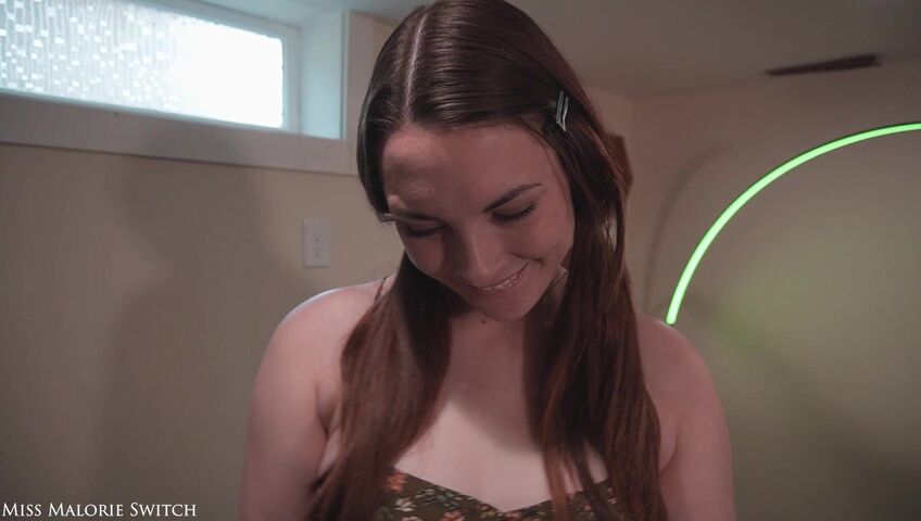 Miss Malorie Switch - GFE For Unaware Cucks