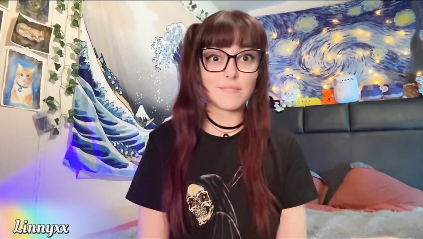 Linnyxx – Sneaky StepSiblings