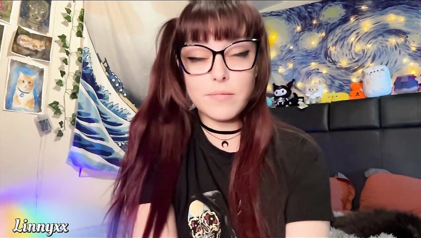 Linnyxx – Sneaky StepSiblings