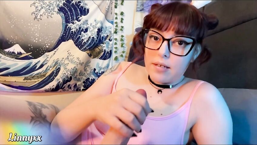 Linnyxx – Sneaky StepSiblings