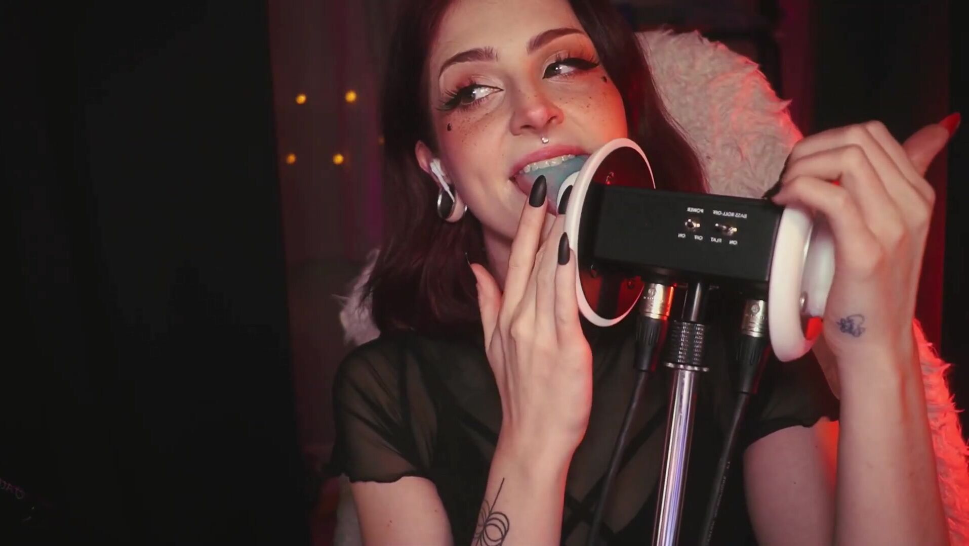 Mewlies ASMR - Patreon Exclusive Blue-Tongue Ear Licking Just for You