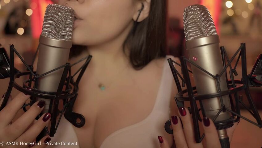 ASMR HoneyGirl - 16 March 2026 - Gentle and soft licking