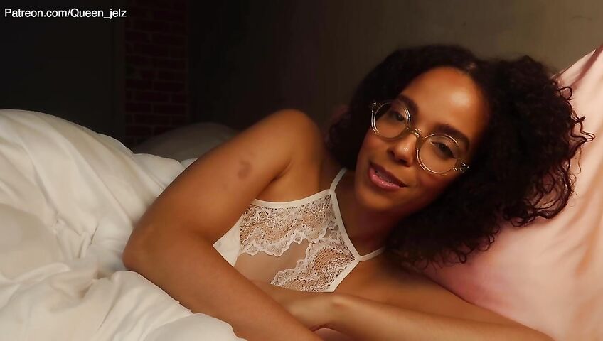 Jelzy ASMR - Waking up next to you