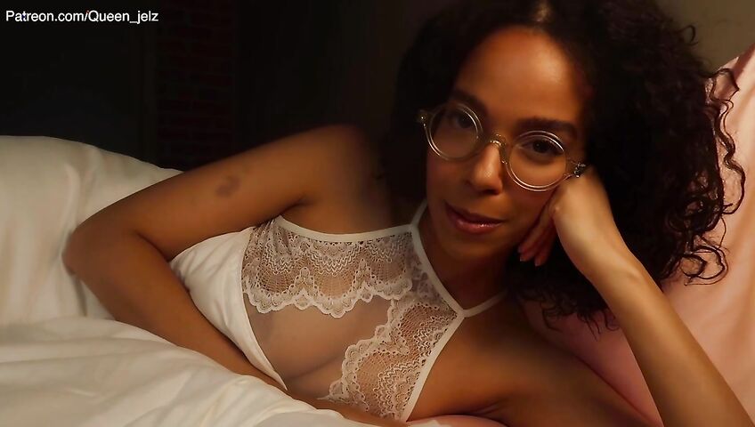 Jelzy ASMR - Waking up next to you