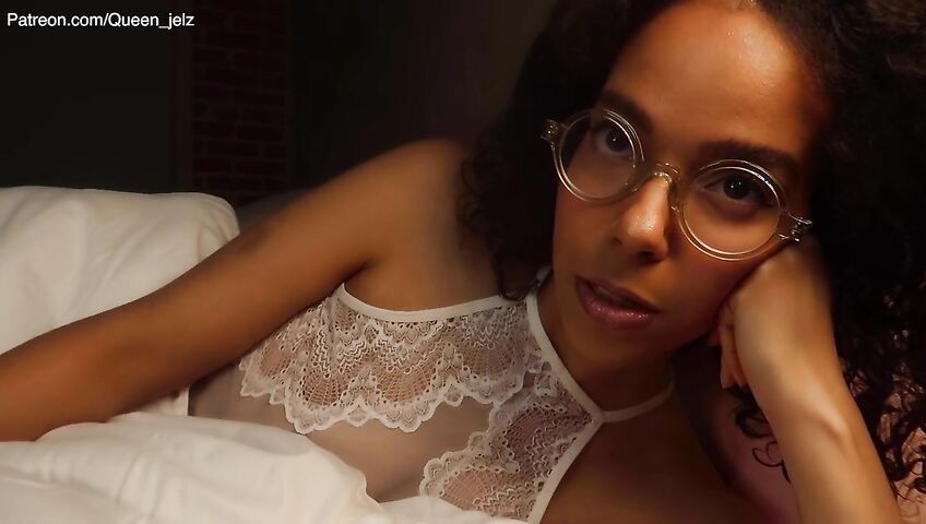 Jelzy ASMR - Waking up next to you