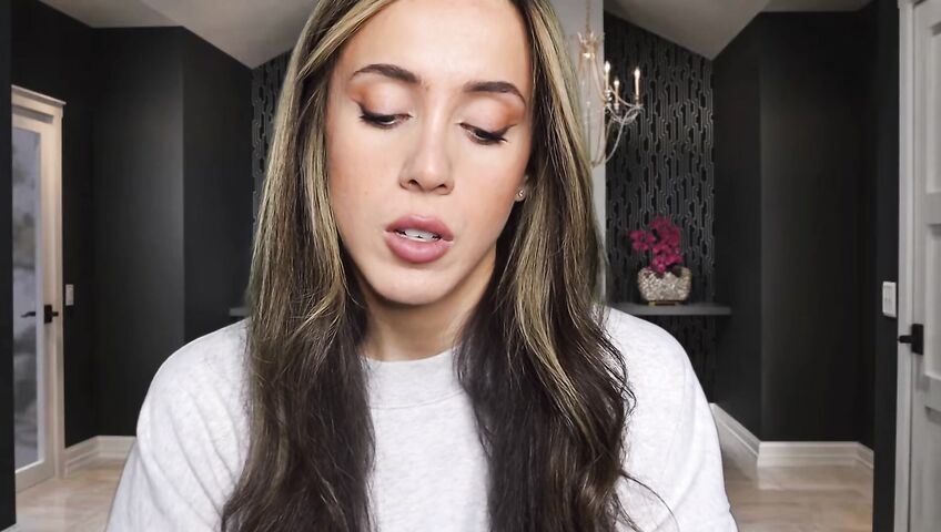 Isabella ASMR - Flirty neighbor in a sweatshirt gives you a handjob