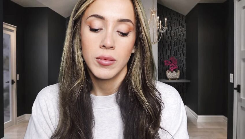 Isabella ASMR - Flirty neighbor in a sweatshirt gives you a handjob