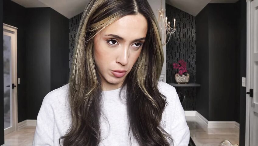 Isabella ASMR - Flirty neighbor in a sweatshirt gives you a handjob