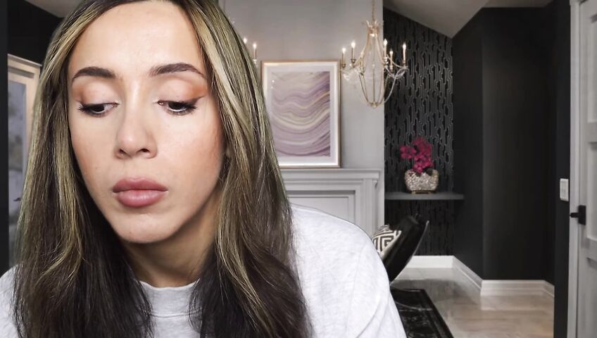 Isabella ASMR - Flirty neighbor in a sweatshirt gives you a handjob