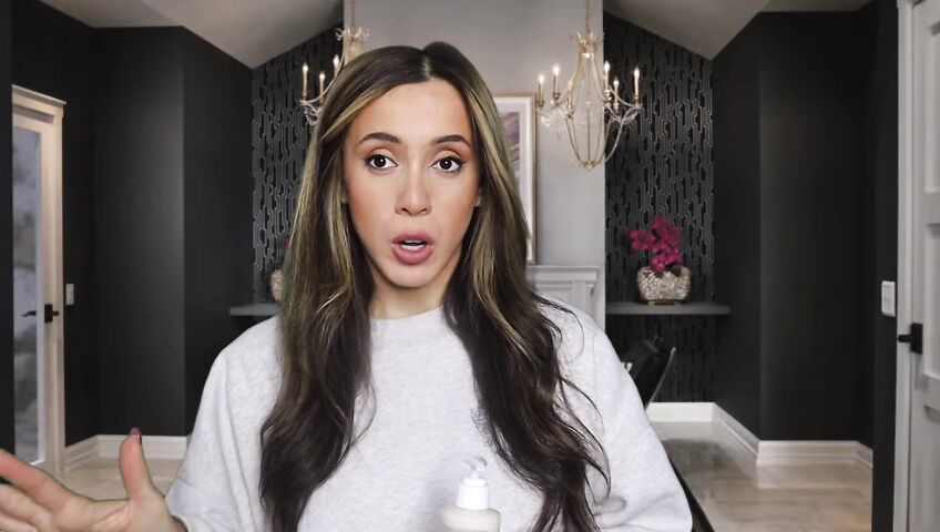 Isabella ASMR - Flirty neighbor in a sweatshirt gives you a handjob