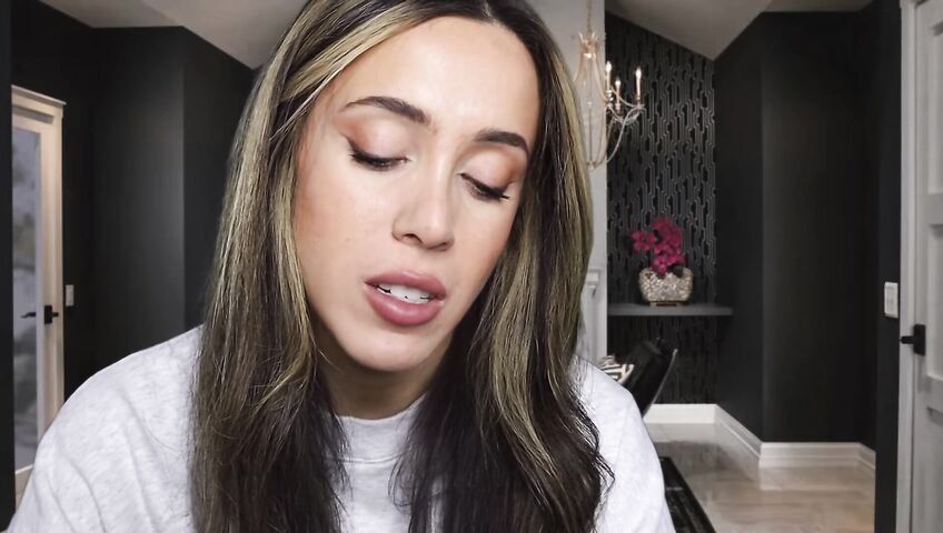 Isabella ASMR - Flirty neighbor in a sweatshirt gives you a handjob