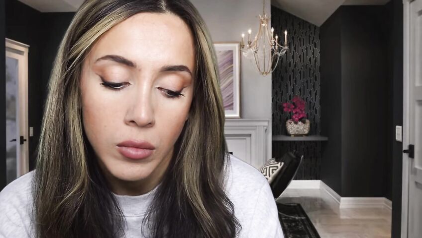 Isabella ASMR - Flirty neighbor in a sweatshirt gives you a handjob