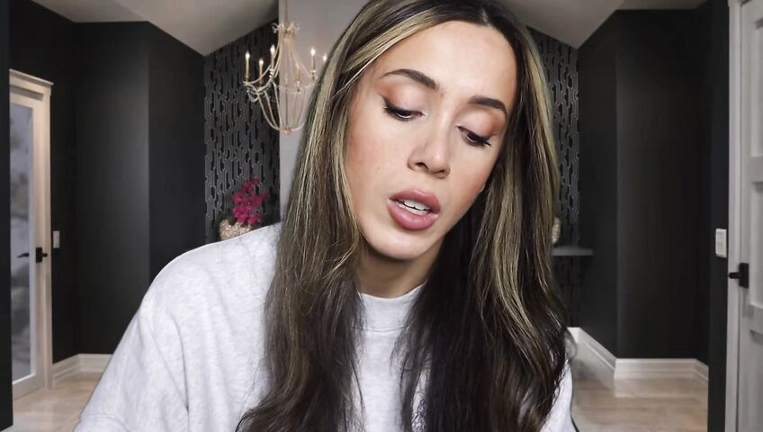 Isabella ASMR - Flirty neighbor in a sweatshirt gives you a handjob