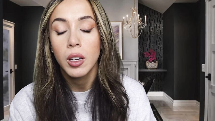 Isabella ASMR - Flirty neighbor in a sweatshirt gives you a handjob