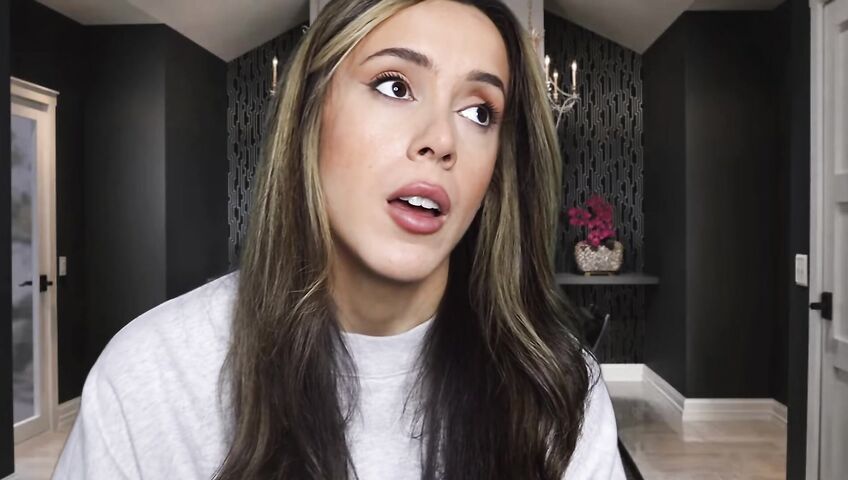 Isabella ASMR - Flirty neighbor in a sweatshirt gives you a handjob