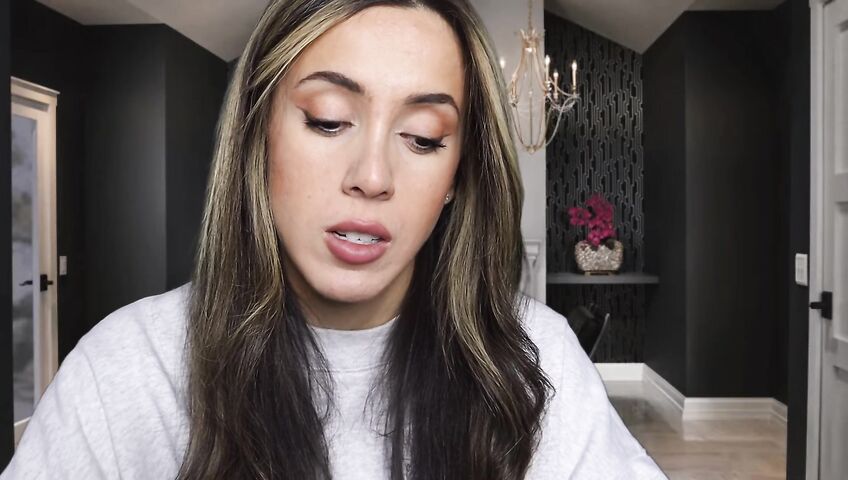 Isabella ASMR - Flirty neighbor in a sweatshirt gives you a handjob