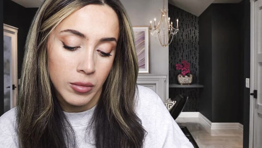 Isabella ASMR - Flirty neighbor in a sweatshirt gives you a handjob