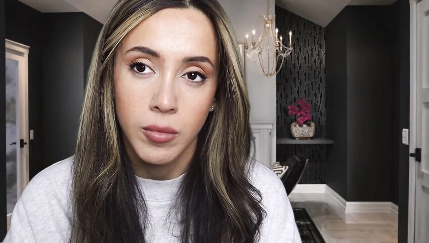 Isabella ASMR - Flirty neighbor in a sweatshirt gives you a handjob