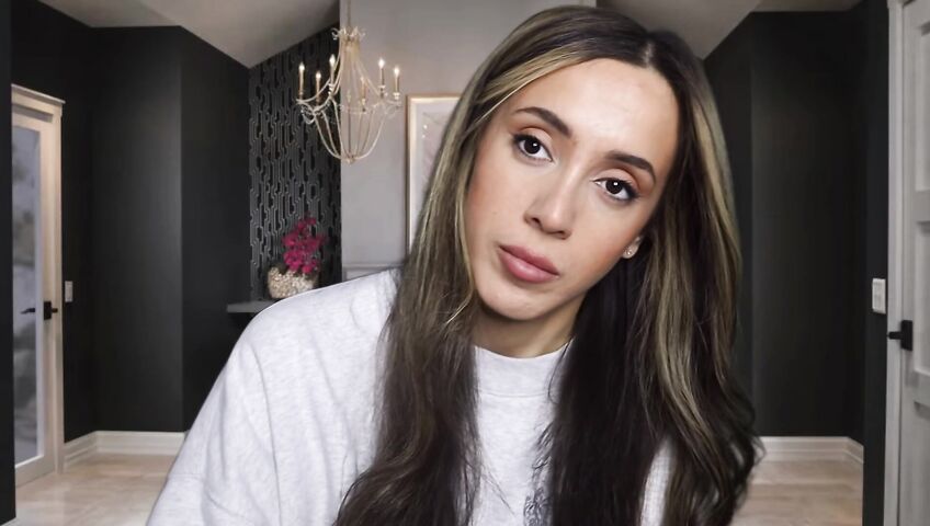 Isabella ASMR - Flirty neighbor in a sweatshirt gives you a handjob