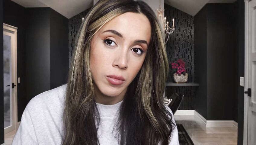 Isabella ASMR - Flirty neighbor in a sweatshirt gives you a handjob