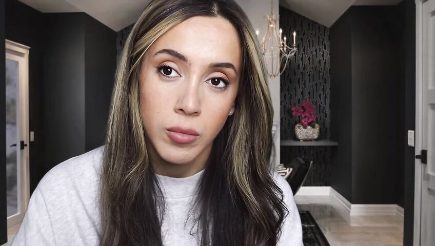 Isabella ASMR - Flirty neighbor in a sweatshirt gives you a handjob