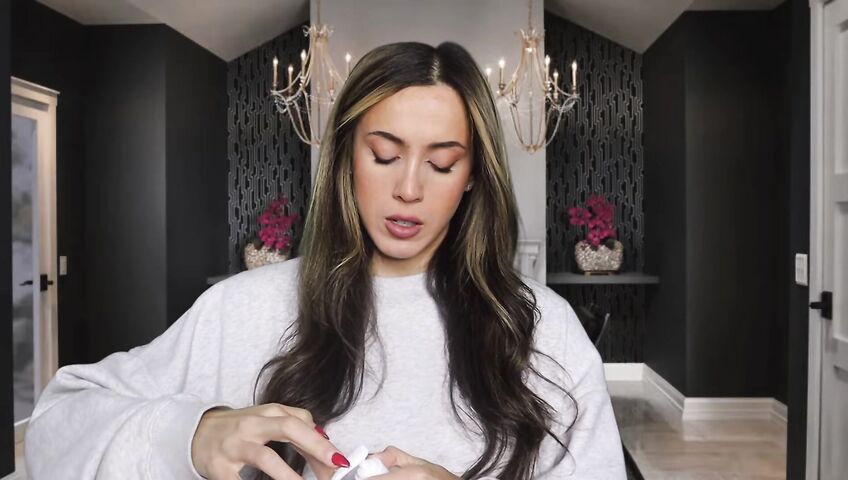 Isabella ASMR - Flirty neighbor in a sweatshirt gives you a handjob