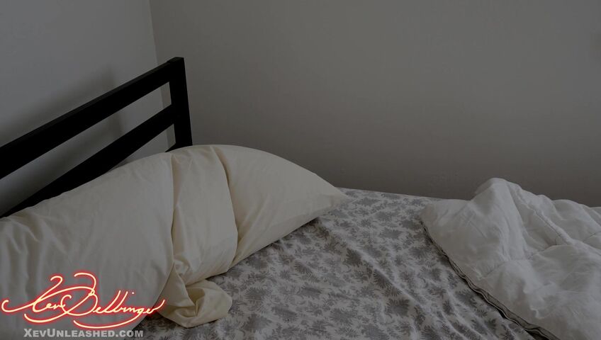 Xev Bellringer - Wet Dreaming Sister