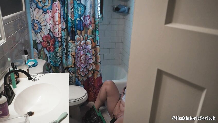 Miss Malorie Switch El castigo de su padrastro a la hijastra mayor