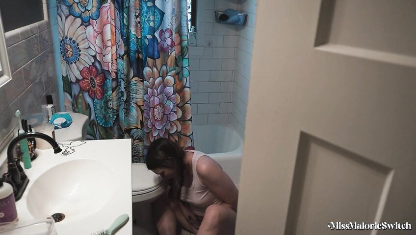 Miss Malorie Switch El castigo de su padrastro a la hijastra mayor