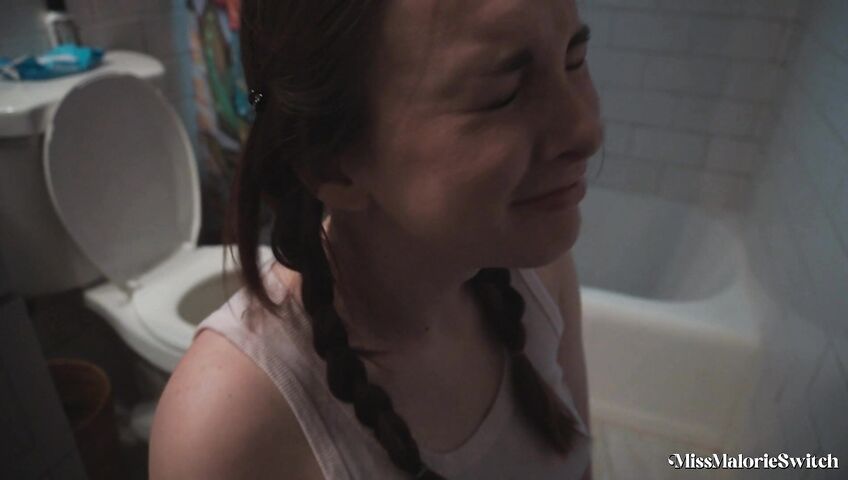 Miss Malorie Switch El castigo de su padrastro a la hijastra mayor