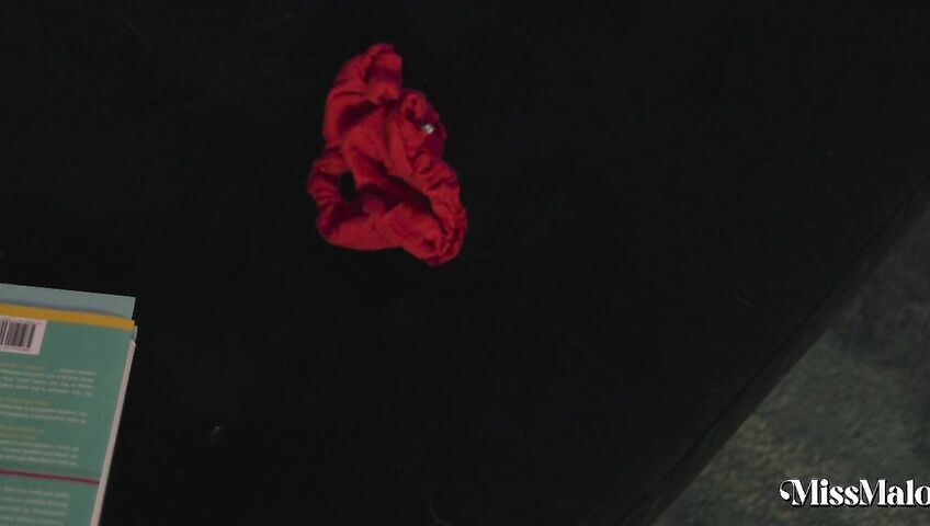 Miss Malorie Switch La niñera te roba la virginidad