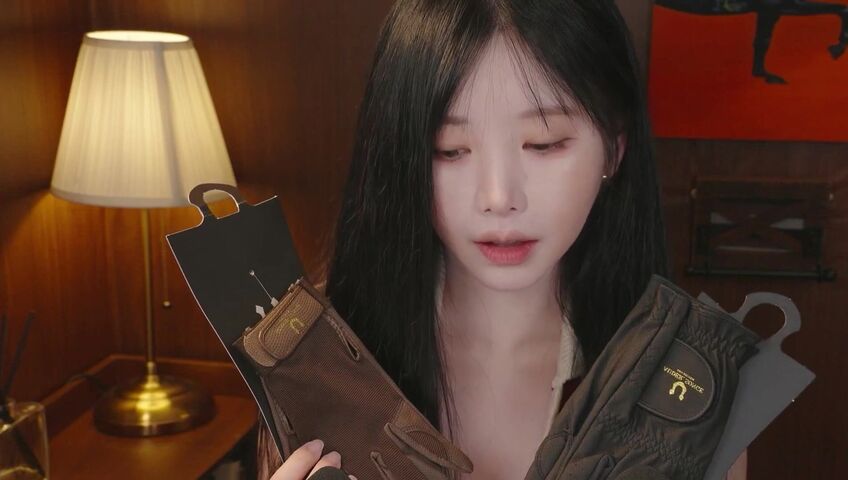 ASMR Yoon Ying - 13 April 2026 - ASMR 수상한 승마샵 RP 장비와 레슨