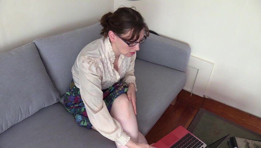 Bettie Bondage - Mind Control Gum for Mom