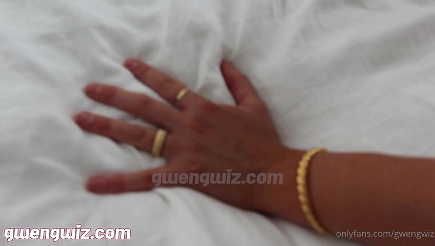 GwenGwiz - ASMR First Date [POOTIE]