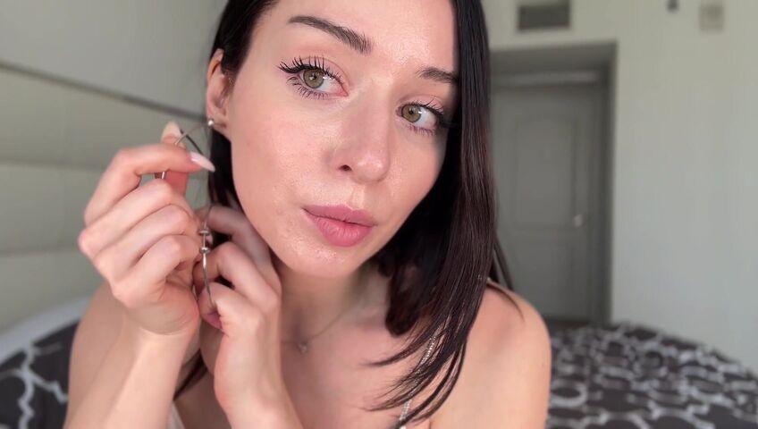 The MashaKata - ASMR Kisses For You