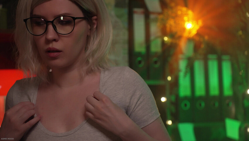 Mood ASMR - 21 April 2026 - ASMR How quickly will Grace's T-shirt get wet?