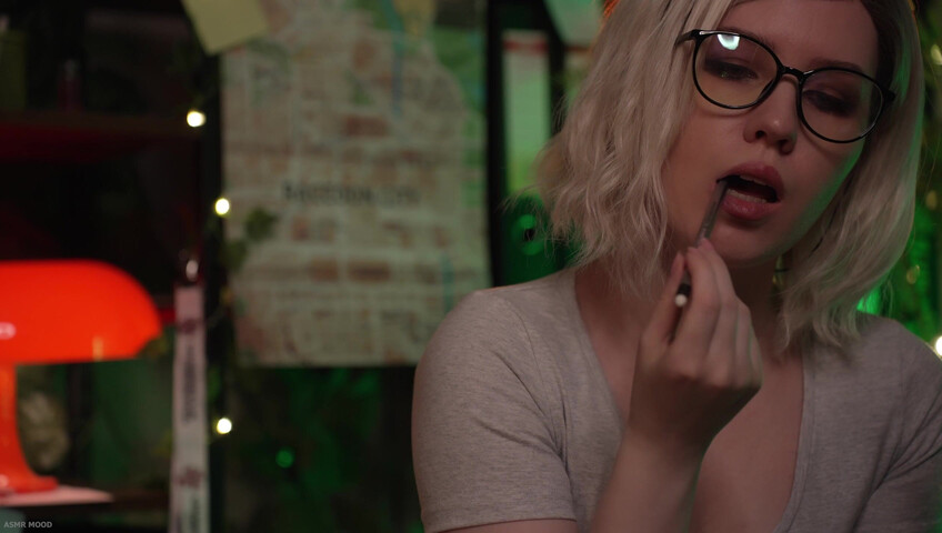 Mood ASMR - 21 April 2026 - ASMR How quickly will Grace's T-shirt get wet?